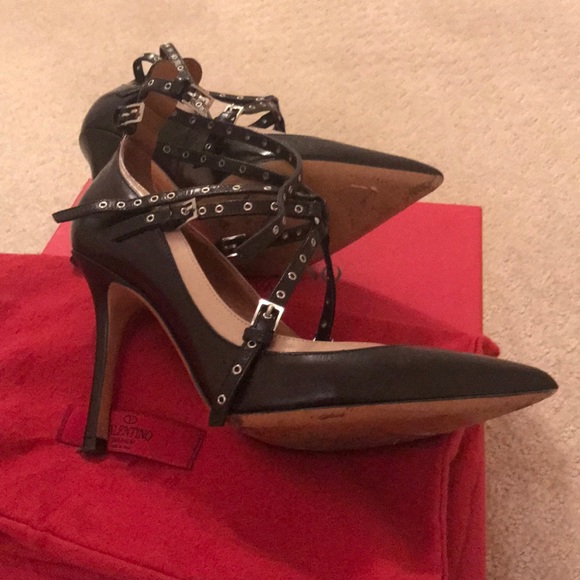 Authentic Valentino Pumps - Picture 5 of 8